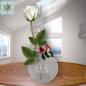 Mobile Preview: Rosenvase aus Lauschaer Farbglas mit Schmetterling