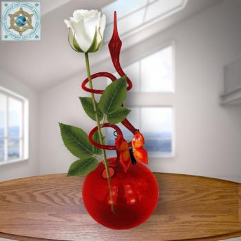 Rosenvase aus Lauschaer Farbglas mit Schmetterling